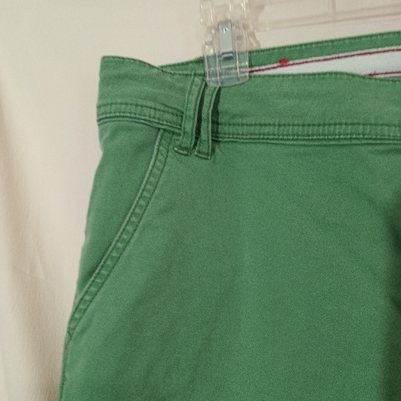 Mossimo supply co. Size 13 mid rise long green shorts/ capris/ bermuda - Picture 3 of 14